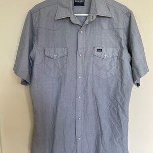 Wrangler Men's Light Blue Casual Button Down Shirt